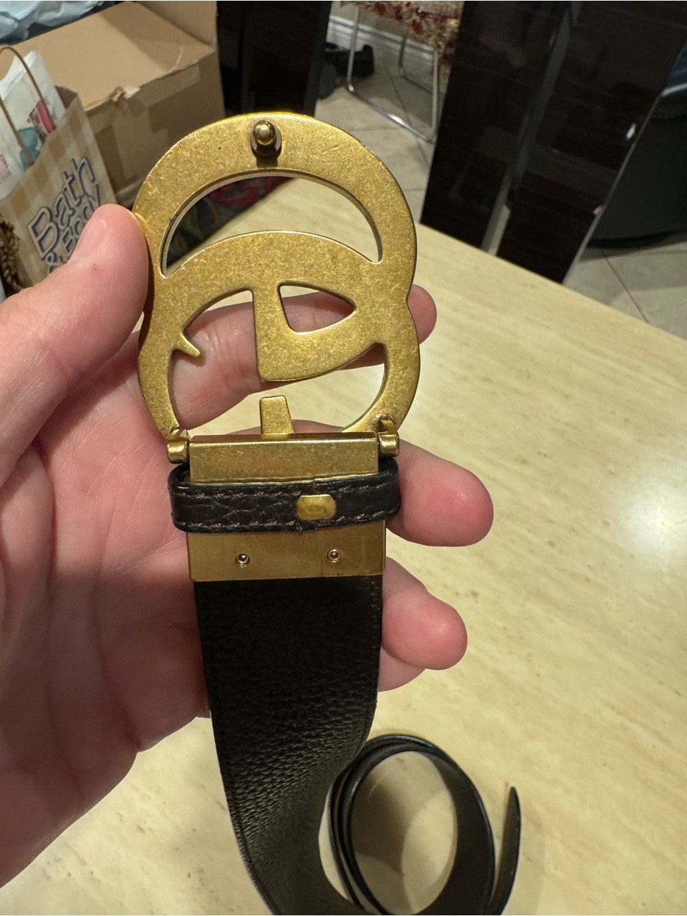 Gucci Black Leather Belt with Antique Gold Double G Buckle - Picture 2 of 6